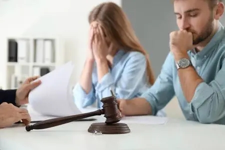 广州侦探公司；离婚过错赔偿的方式有哪些？